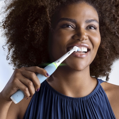 Oral-B iO3 Series3 Eltandborste Ice Blue
