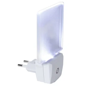LED natlys Frosted EUR stik 0,5W