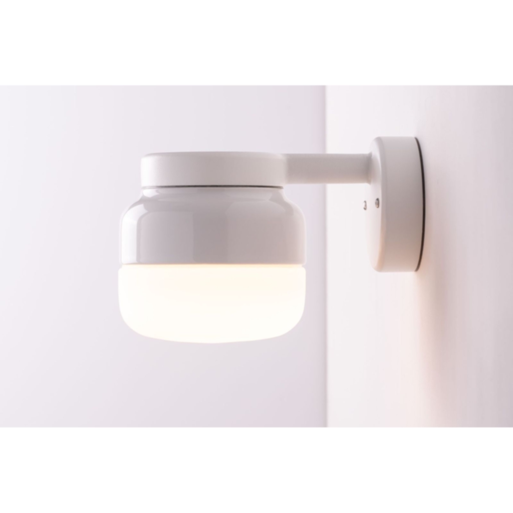 Bilde av Ifö Electric Ohm Wall Vegglampe Led Gx53 Hvit 140/150 Opalglass Ip44 8381-400-10 Tilsvarer: N/a