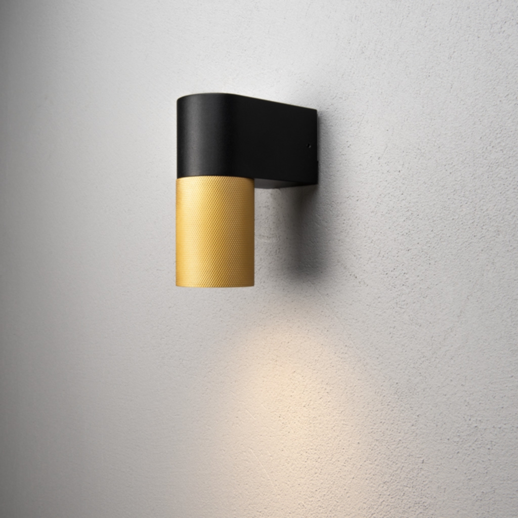 Temi Vägglampa ned LED GU10 Svart/guld med Klart glas