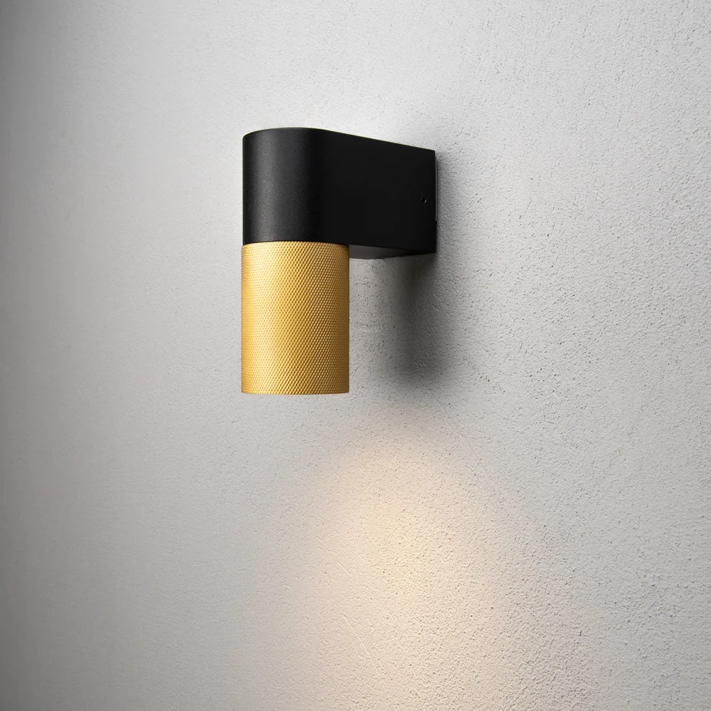 Temi Vägglampa ned LED GU10 Svart/guld med Klart glas