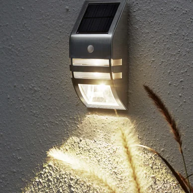 Vægbelysning med bevægelsessensor/solceller