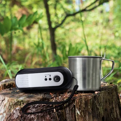Vevradio med powerbank och ficklampa