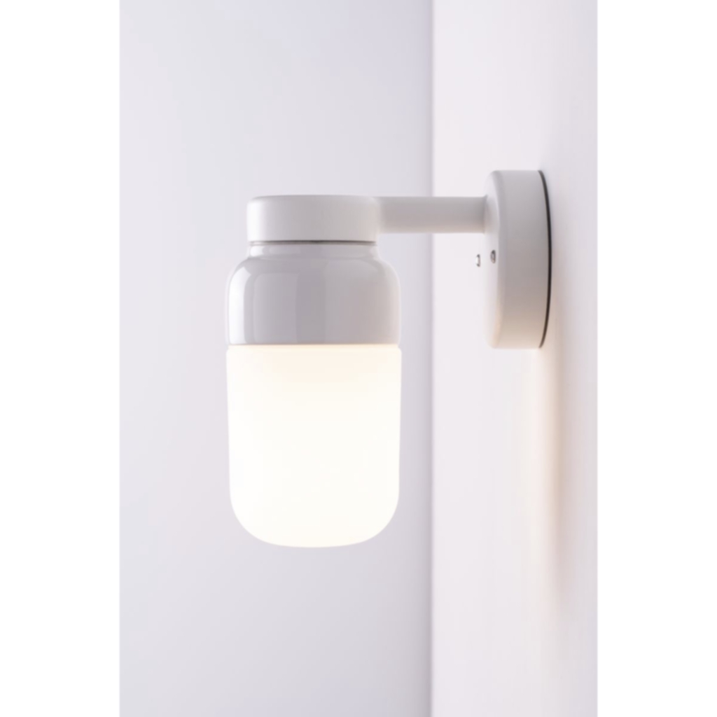 Bilde av Ifö Electric Ohm Wall Vegglampe Led E27 Hvit 100/210 Opalglass Ip44 8371-500-10 Tilsvarer: N/a