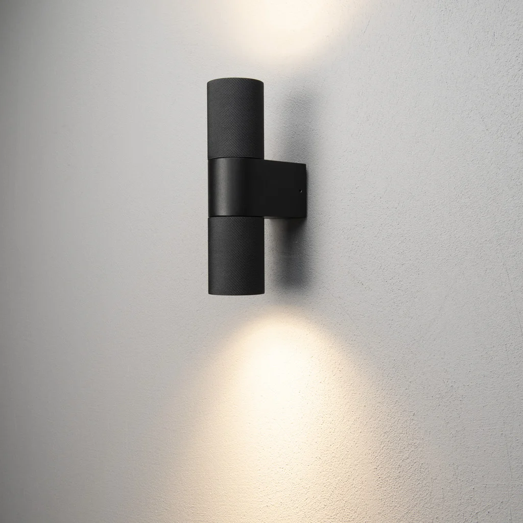 Temi Vägglampa upp/ned LED GU10 Svart med Klart glas